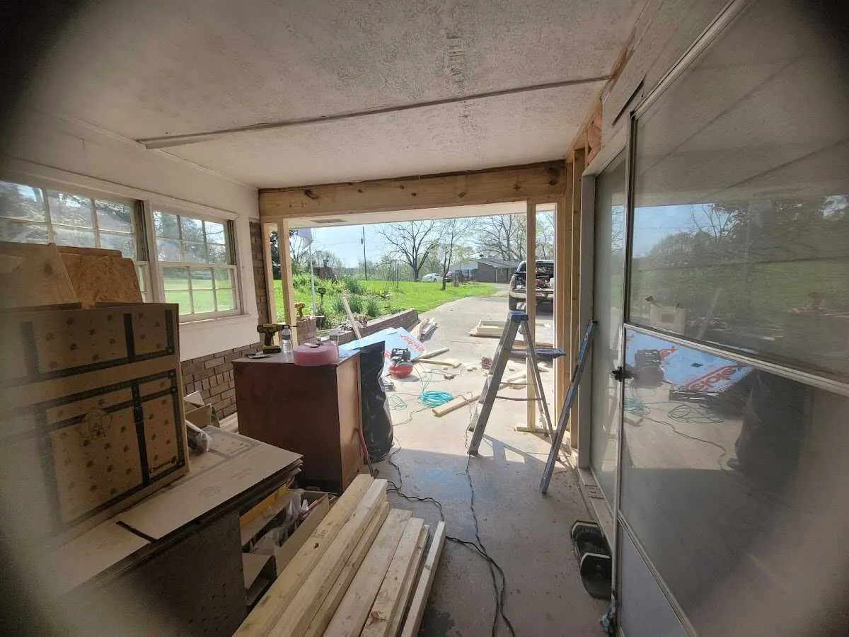 Air movers and dehumidifier for Water Mitigation Services in Stevensville